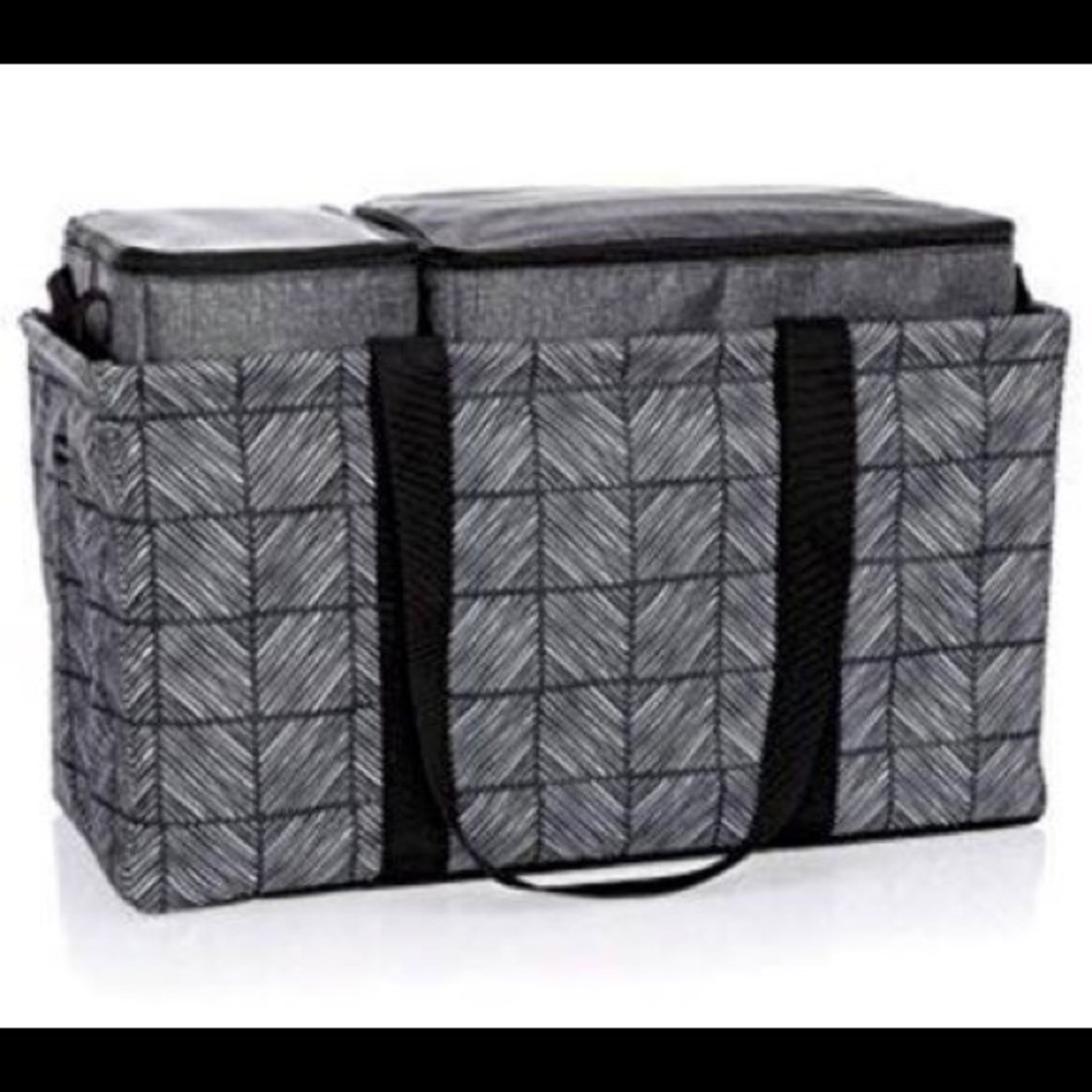 Thirty one dual cooler in large utility new!!